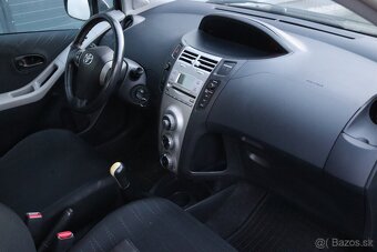 Toyota Yaris 1.3 64kw, servisovaná, nebouraná, 127 000km - 12
