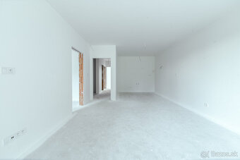 Na predaj výnimočný 3-izbový byt v rodinnom dome vo Veľkom O - 12