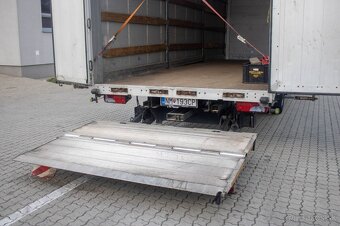 MAN TGL 12.250 s valníkovou nástavbou a hydraulickým čelom - 12