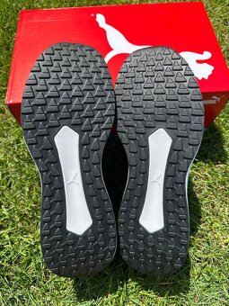 Bezecke tenisky Puma Twitch - 12