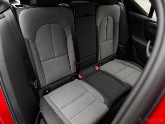 Volvo XC40 2.0 B3 mHEV Core A/T - 12