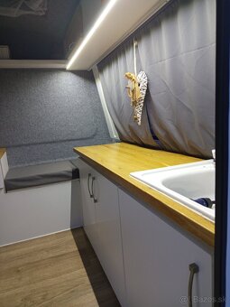 Karavan Niewiadow N126 - 12