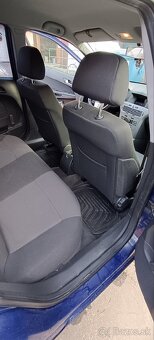 Opel Astra 2011 benzín - 12