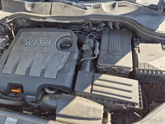 VOLKSWAGEN PASSAT B7 - 12
