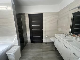 Prenájom moderného 5-izbového domu - Dubnica nad Váhom - 12