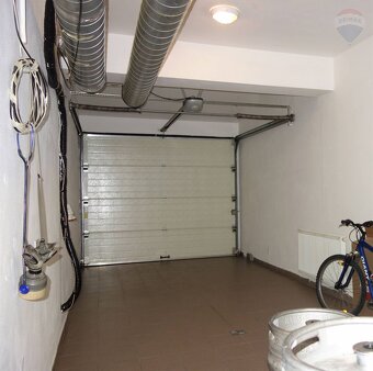 Predaj: Na predaj komerčná budova s parkovaním a širokým vyu - 12