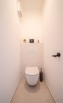 Komplet zariadený byt pri Novej nemocnici–výhľad a lokalita - 12