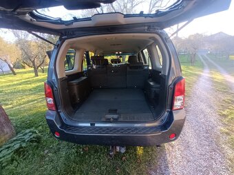 Nissan Pathfinder - 12