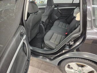 Škoda Octavia Scout - 12