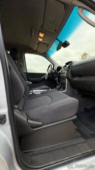 Nissan Navara 2.5 dCI MT6 4x4 Doublecab + Hardtop - 12