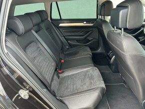 Volkswagen Passat Variant 2.0 TDI Elegance 4Motion DSG - 12