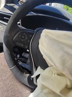 Toyota Corolla Combi 1.8 l 2024, Benzín+ HEV, 2000 km, 72 kW - 12