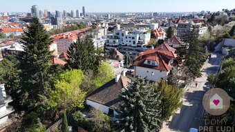 STARŠÍ RODINNÝ DOM S 669 m2 POZEMKOM v lukratívnej lokalite  - 12