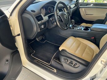 VW Touareg 4.2 TDI V8 250kW EXCLUSIVE Panorama ACC WEBASTO - 12