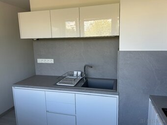 Prenájom 3-izbového zrekonštruovaného bytu na Furči - 12