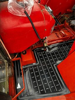 Gumová rohož Zetor 5511, 5611, 5711, 5745, 6711, 6745 ,6911. - 12