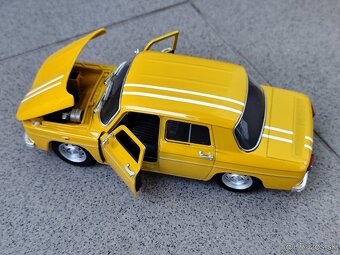 Predám 17 cm KOVOVÝ, NOVÝ model auta - Renault 8 Gordini v m - 12