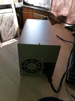 Lineárny laboratórny regulovateľný zdroj. 30 V 5A. - 12