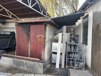 Pozemok s hospodárskymi budovami a ubytovaním - 12