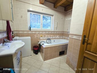 Predám exkluzívne veľký rodinný dom - Nesluša - 12