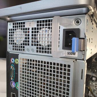 Predám PC/Wokrstation Dell Precision 5820 - 12