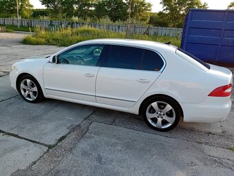 Škoda Superb 2010 2.0tdi DSG Elegance - 12