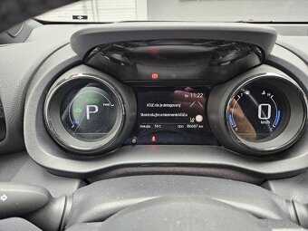 Toyota Yaris 1.5 Hybrid e-CVT Premiere Edition - 12