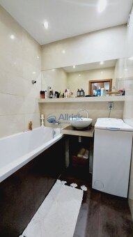 NA PREDAJ - KRÁSNY ,ZARIADENÝ 2 IZBOVÝ BYT S LOGGIOU, ČILIŽS - 12
