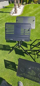 Stojany na mikrofóny, svetla, mix pulty, noty atď. - 12