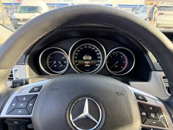 Mercedes E trieda 200 Classic - 12