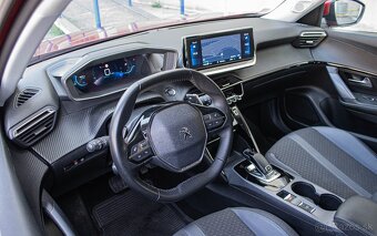 Peugeot 2008 1.2 PureTech Allure 96kW automat - 12