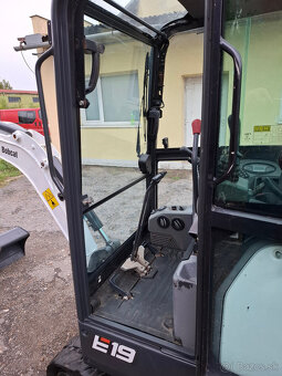 Bobcat E19, rok 2019 - 12