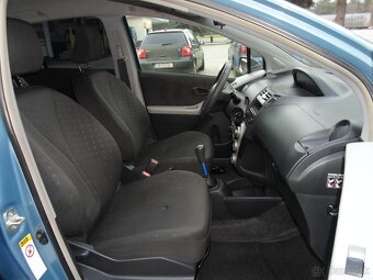 Toyota Yaris 1.3 VVT-I Terra 64kW klima - 12