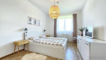 VEĽKÝ 2.IZB.AP. S PANORAMATICKÝM VÝHĽADOM A GARÁŽOU-DONOVALY - 12