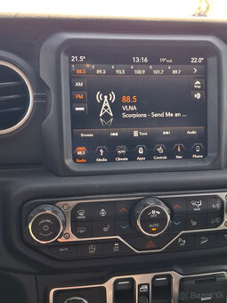 JEEP WRANGLER Sahara V6 3.6 - 12