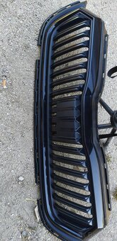 Škoda Octavia 4 RS maska chladiča čierny rám 5E4 - 12
