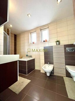 TOP - ZNÍŽENÁ CENA – Veľký 5 izbový rodinný dom po kompletne - 12