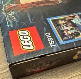 LEGO Stranger Things 75810 Upside Down - 12