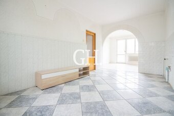 ZNÍŽENÁ CENA - Krajný rodinný dom s potenciálom v pokojnej č - 12