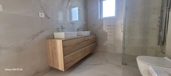 Nadštandardná novostavba 4 izbový bungalov hneď k nasťahovan - 12