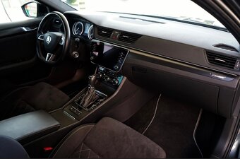 Škoda Superb Combi 2.0 TDI Sportline 4x4 - 12