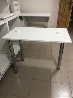 Manikérsky stôl . - 12