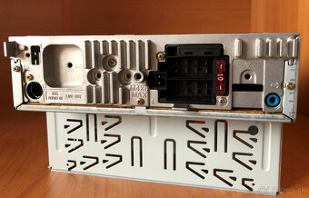 Sony XR - 4740 RDS - 12