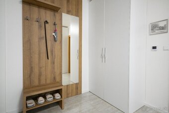 2i byt v novostavbe na Kolibe 58 m2 a 48m2 terasa - 12