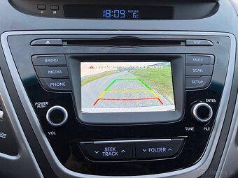 Hyundai Elantra, kupený na Slovensku, nájazd len 53600 km. - 12