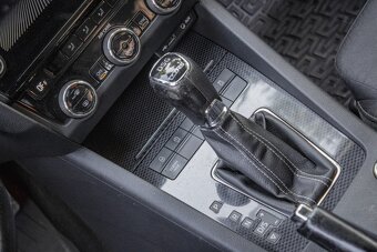 Škoda Octavia combi RS 2.0 TSI - 12