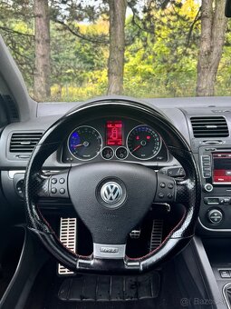 VW Golf GTI edition 30, manuál, strešné okno, candy white - 12