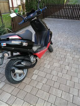 APRILIA SR 50 - 12