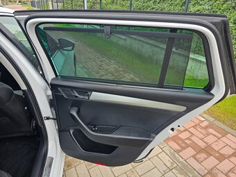 ŠKODA SUPERB COMBI III 1.6 TDI DSG KAMERA ŤAŽNÉ KESSY 2016 - 12