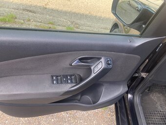 Predám VW Polo 6r 1.2 htp 51 kW hatchback - 12